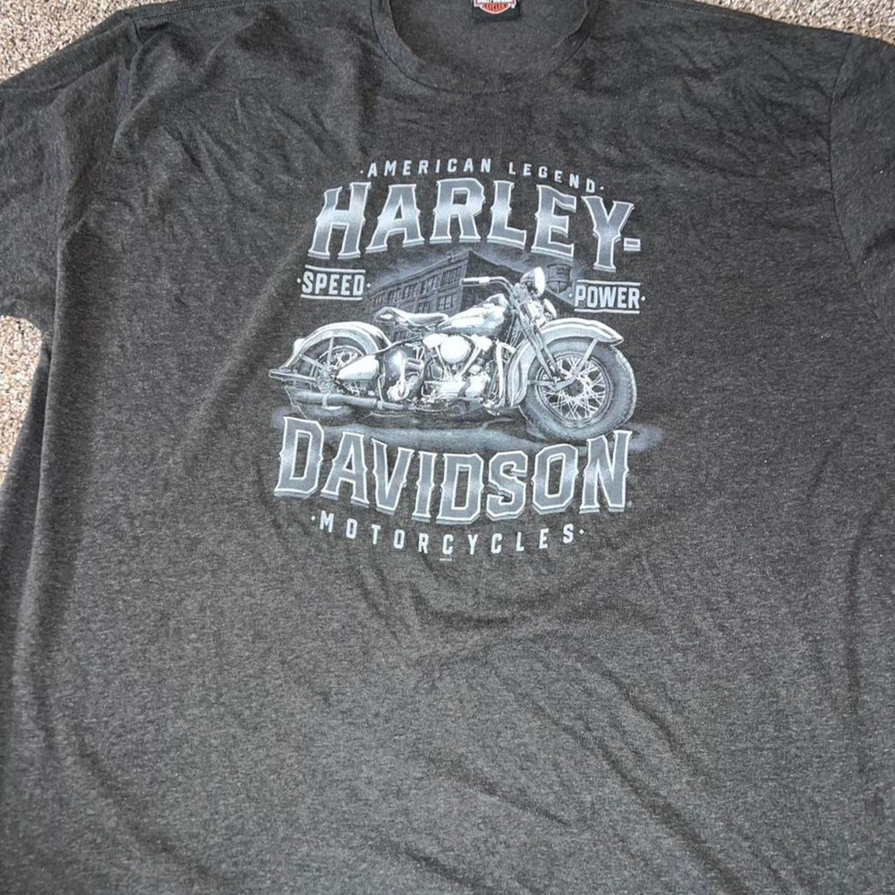 Harley Davidson Size M or L. No size tag but I can send measurements